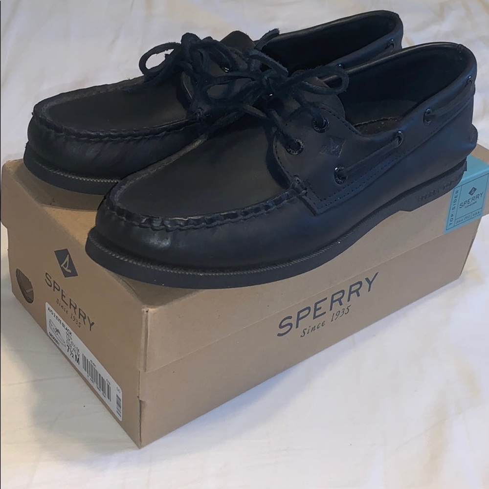 Kids sperry’s